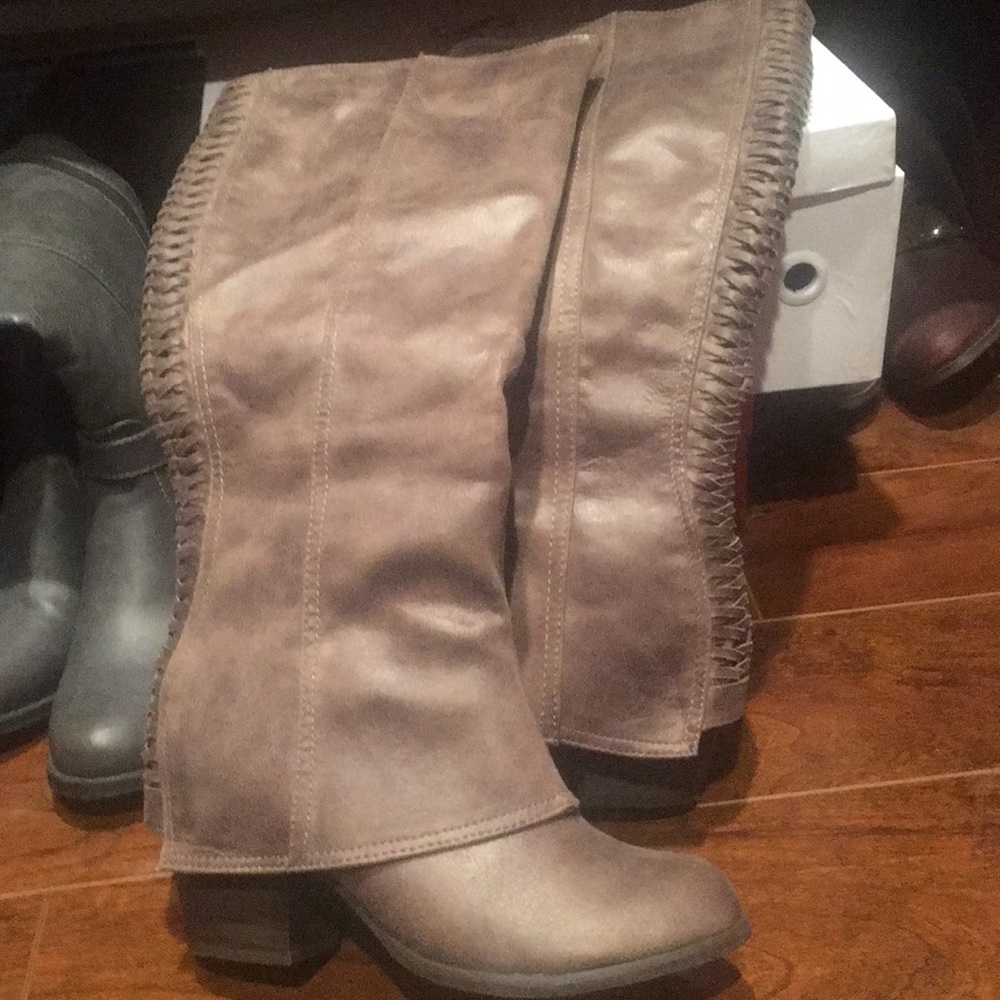 Womans boots